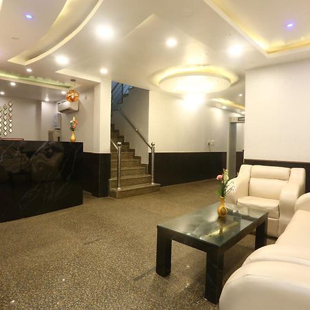 דלהי Hotel Earth מראה חיצוני תמונה